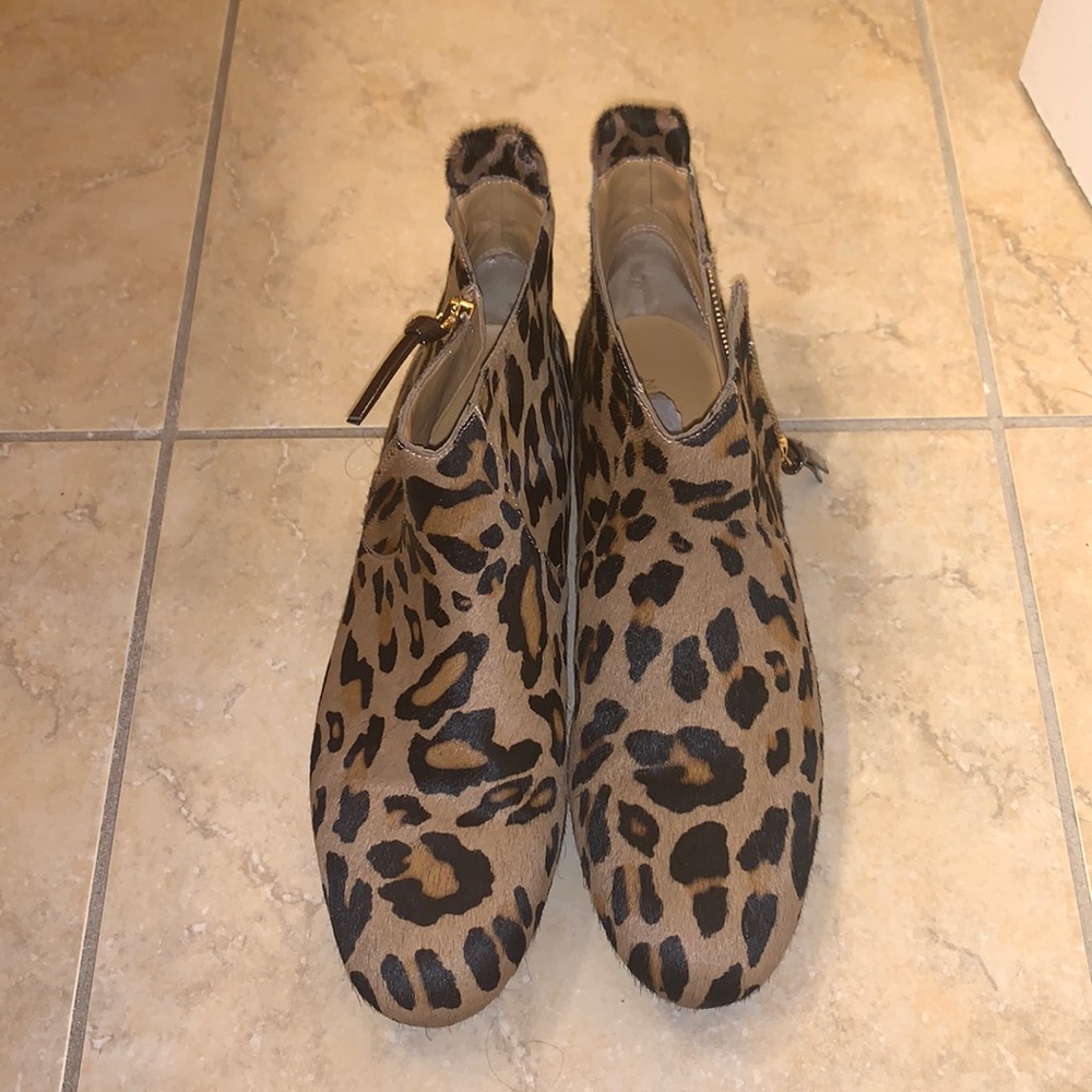 Nine West leopard print calf hair booties size 9 new with box